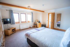 Redwood House Hotel