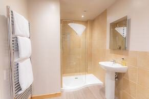 Redwood House Hotel
