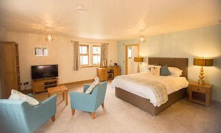 Redwood House Hotel