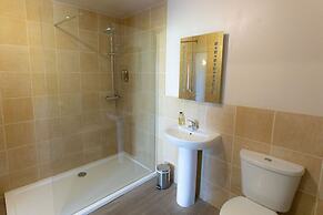 Redwood House Hotel