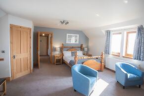 Redwood House Hotel