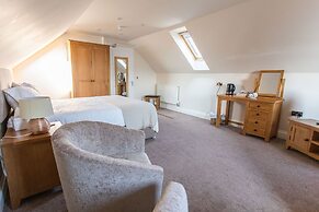 Redwood House Hotel