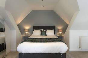 Redwood House Hotel