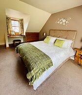 Redwood House Hotel