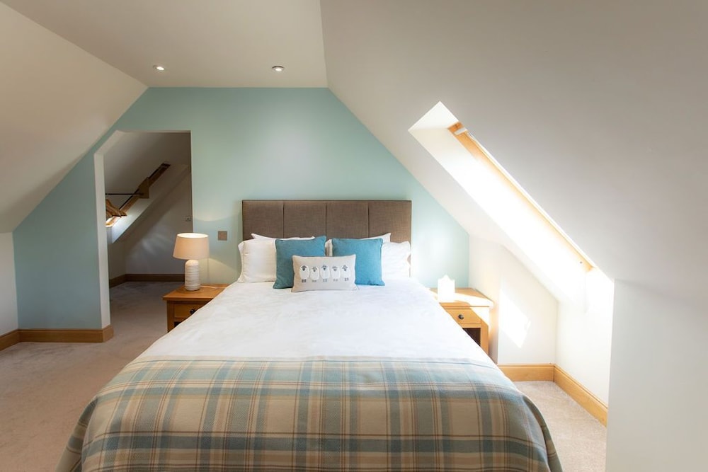 Redwood House Hotel