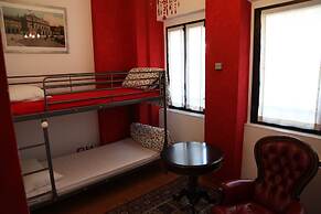 Atmos Luxe Navigli Hostel & Rooms