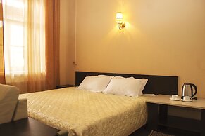 Yellow Hotel
