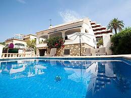 Villa Caleta - Plaza Mayor