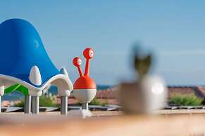 Cumeja - Beach Club & Hotel