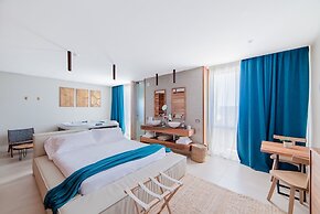 Cumeja - Beach Club & Hotel