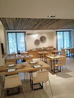 Cumeja - Beach Club & Hotel