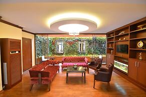 Golden Siyav Hotel