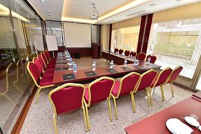 Golden Siyav Hotel