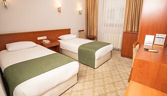 Golden Siyav Hotel