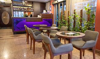 Golden Siyav Hotel