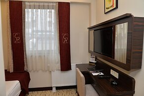 Golden Siyav Hotel
