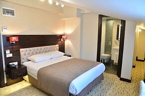 Golden Siyav Hotel