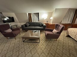 Golden Siyav Hotel
