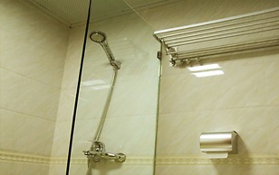 Jeanne Hotel