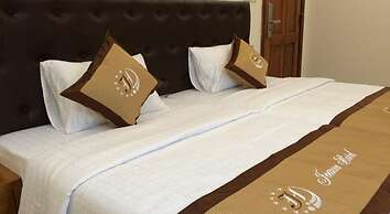 Jeanne Hotel