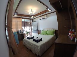 Tanyaporn House