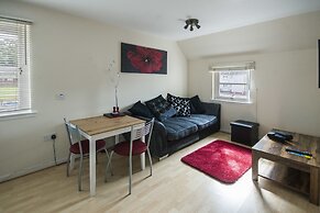 8 Varis Apartments