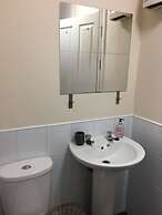 8 Varis Apartments