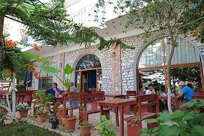 Hotel Rixhi