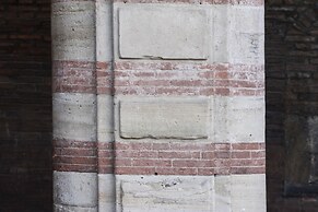 Casa Isolani Piazza Maggiore 1.0