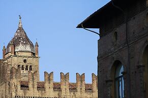 Casa Isolani Piazza Maggiore 1.0