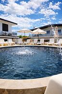Luichy's Seaside Hotel