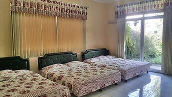 Vila Bunga Merah Gelatik