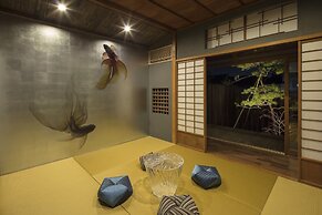 Hikoso-machi Gin no Ma