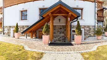 Villa Flora Apartments