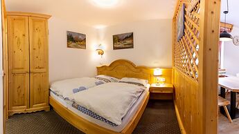 Villa Flora Apartments