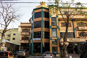 Crown Royale Hotel