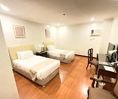 Crown Royale Hotel