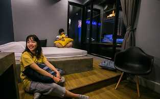 Silom Space Hostel