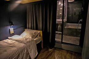 Silom Space Hostel