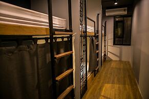 Silom Space Hostel