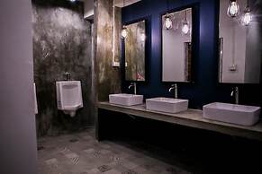 Silom Space Hostel
