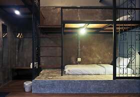 Silom Space Hostel