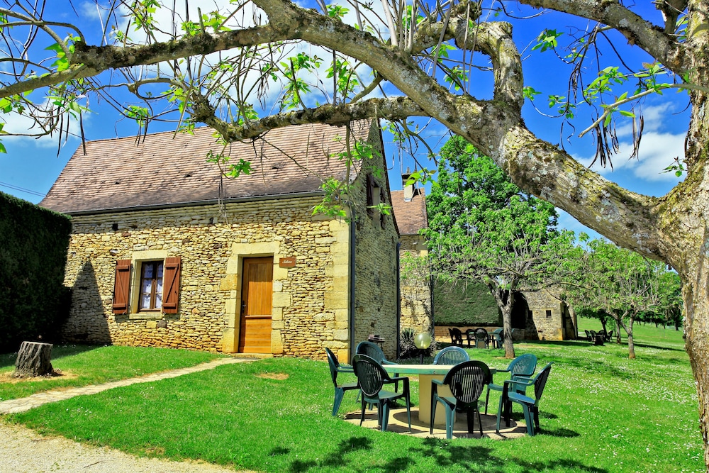 Combas Village De Gites