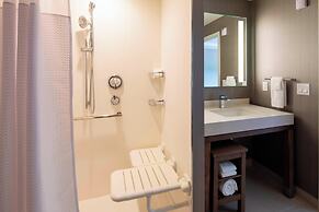 Courtyard by Marriott New York Queens/Fresh Meadows