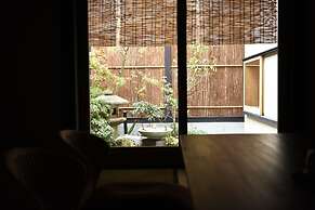 Kuraya Kamigojo-cho