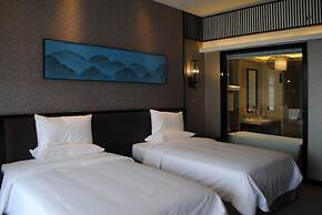 Huaqing Aegean Inter Hot Spring Resort