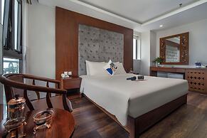 Delicate Hotel