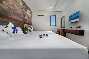 Delicate Hotel
