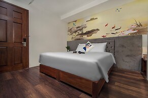 Delicate Hotel