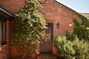 At the Farmhouse Hunters Hall